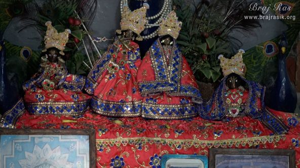Darshan Of Shri Mor Bihari Biharini Ju in Shri Mor Bihari Temple, Nandgaon.