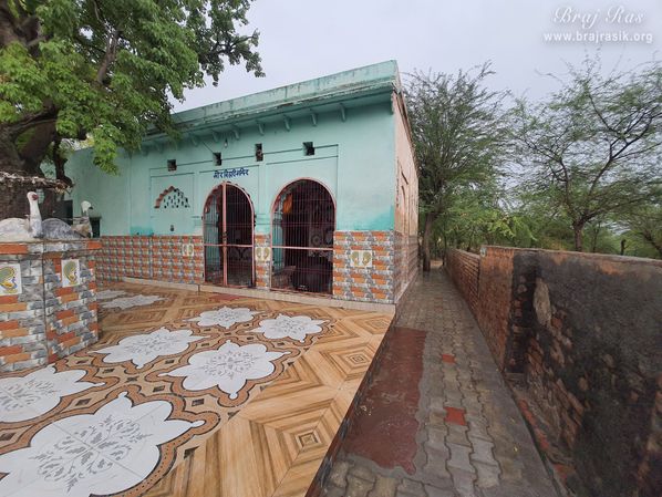 Beautiful view of Shri Mor Bihari Temple, Nandgaon.