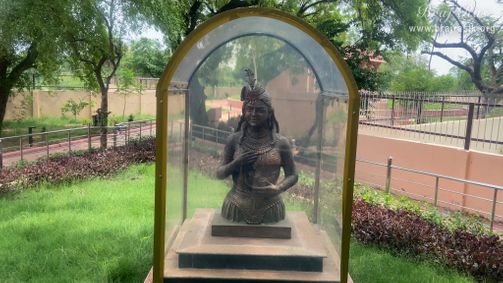 Close view of the idol of Taj Bibi at Samadhi Place of Taj Bibi in Gokul Mahavan.