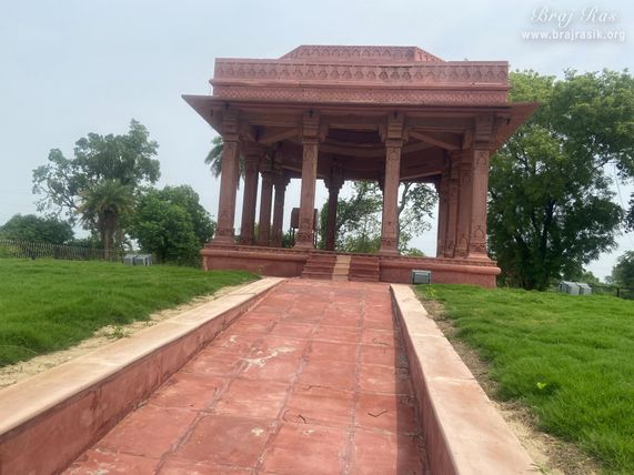 A nice view of Samadhi Place of Taj Bibi in Gokul Mahavan.