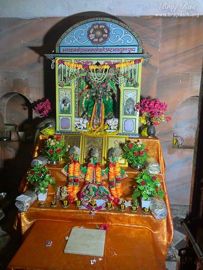 Beautiful darshan of Brahmand Vihari Ji at Brahmand Ghat in Gokul Mahavan.