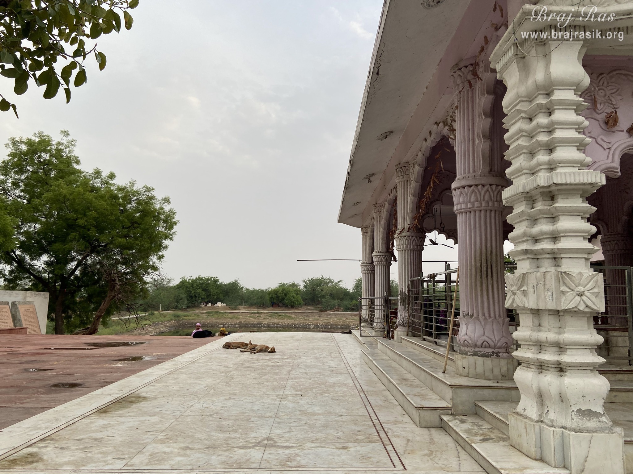 Side view of the temple of Mother Yashoda and Shri Krishn at Yashoda Kund and Hau Bilau in Nandgaon.