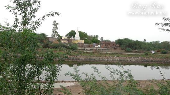 View of Nandgaon from Yashoda Kund and Hau Bilau.
