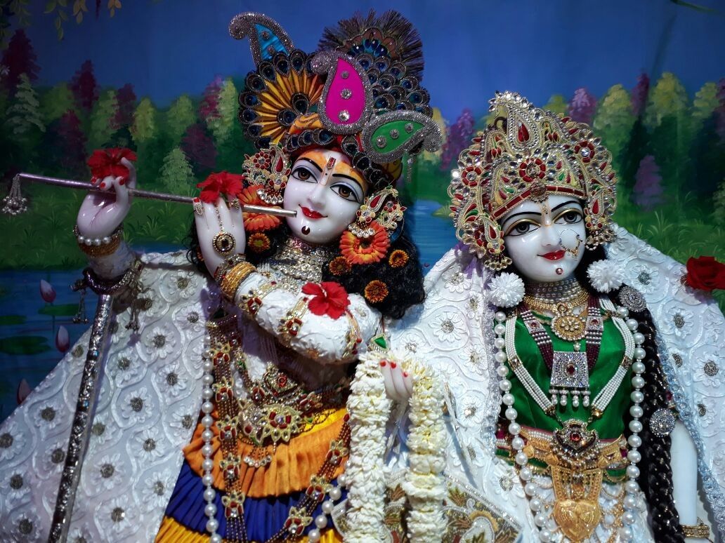Close darshan of Shri Priyakant Ju in Shri Priyakant Ju Temple, Vrindavan.