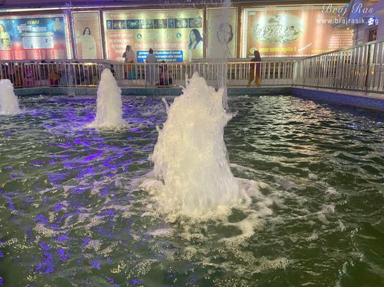 Beautiful view of the water fountain in Shri Priyakant Ju Temple, Vrindavan.