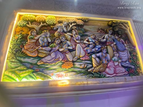 Shri Radha Krishn's playful pastimes are depicted on the wall of Shri Priyakant Ju Temple, Vrindavan.