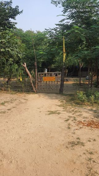 View of the surroundings of the bhajan kutir of a sadhu in Vanshivat.