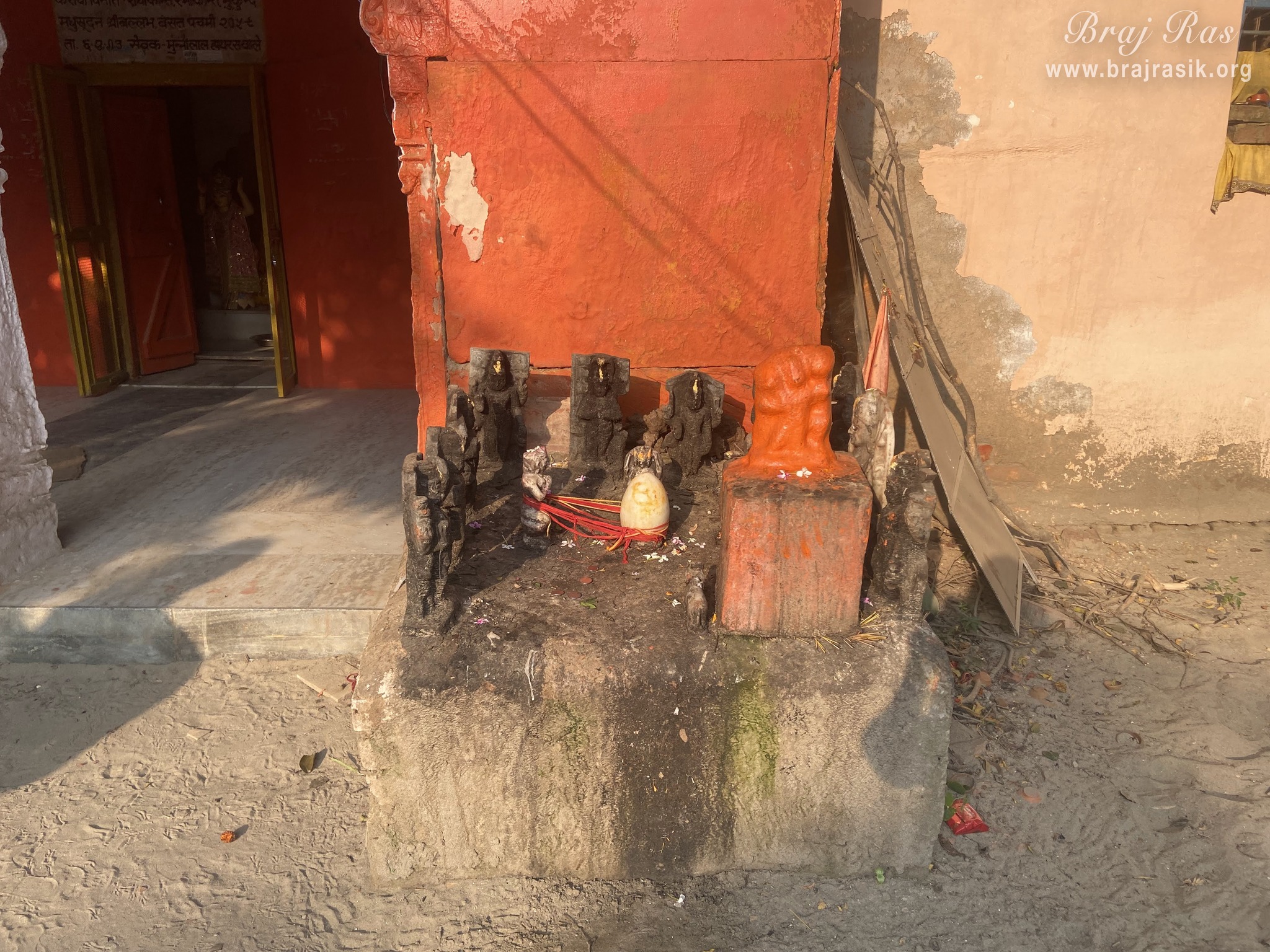View of the old deities outside Shri Shyamvan Bihari Temple in Vanshivat.