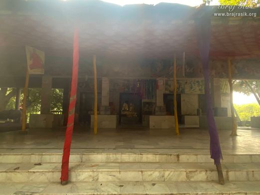 A view of the temple of Shri Radha Krishn in Vanshivat.