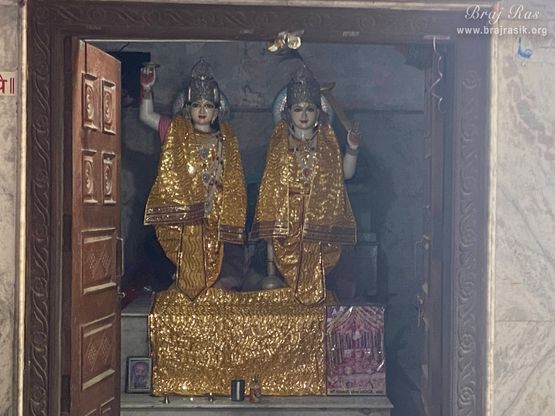 Darshan of Shri Krishn Balram in Vanshivat.