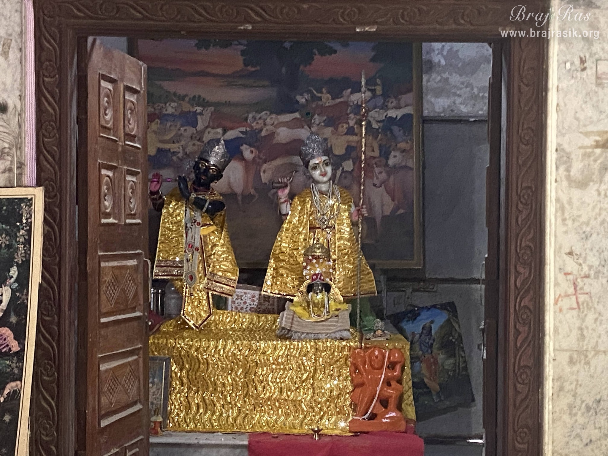 Beautiful darshan of Shri Krishn and Balram in Vanshivat.