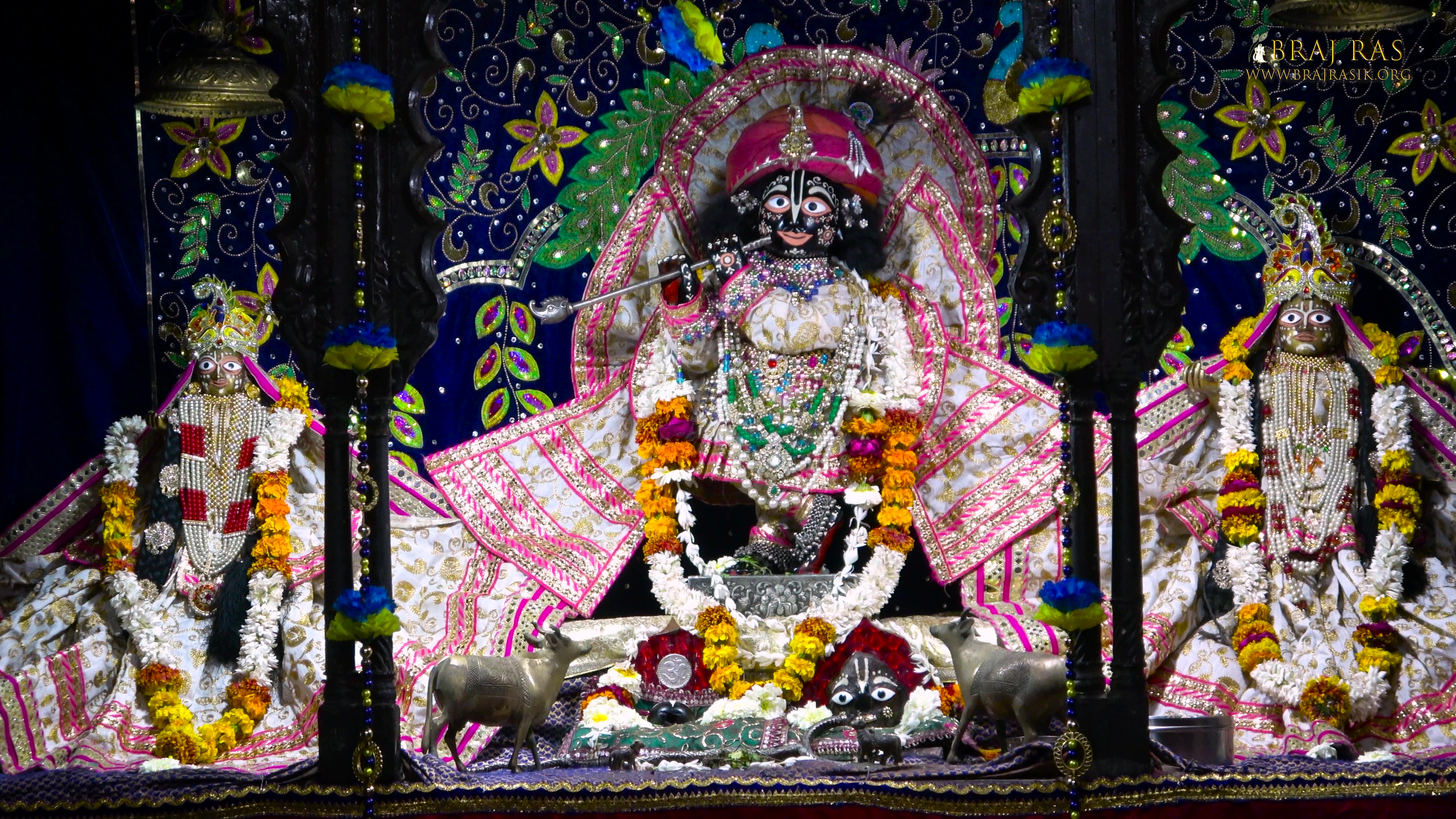 श्री राधा गोपीनाथ के संग जाह्नवा, वृंदावन