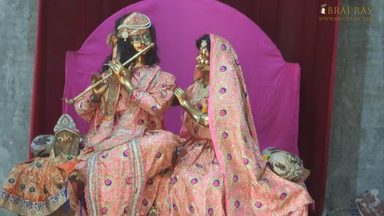 Darshan of Shri Radha Krishn at Narad Kund, Govardhan Temple