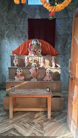 Darshan of Various Acharyas deities at Narad Kund, Govardhan