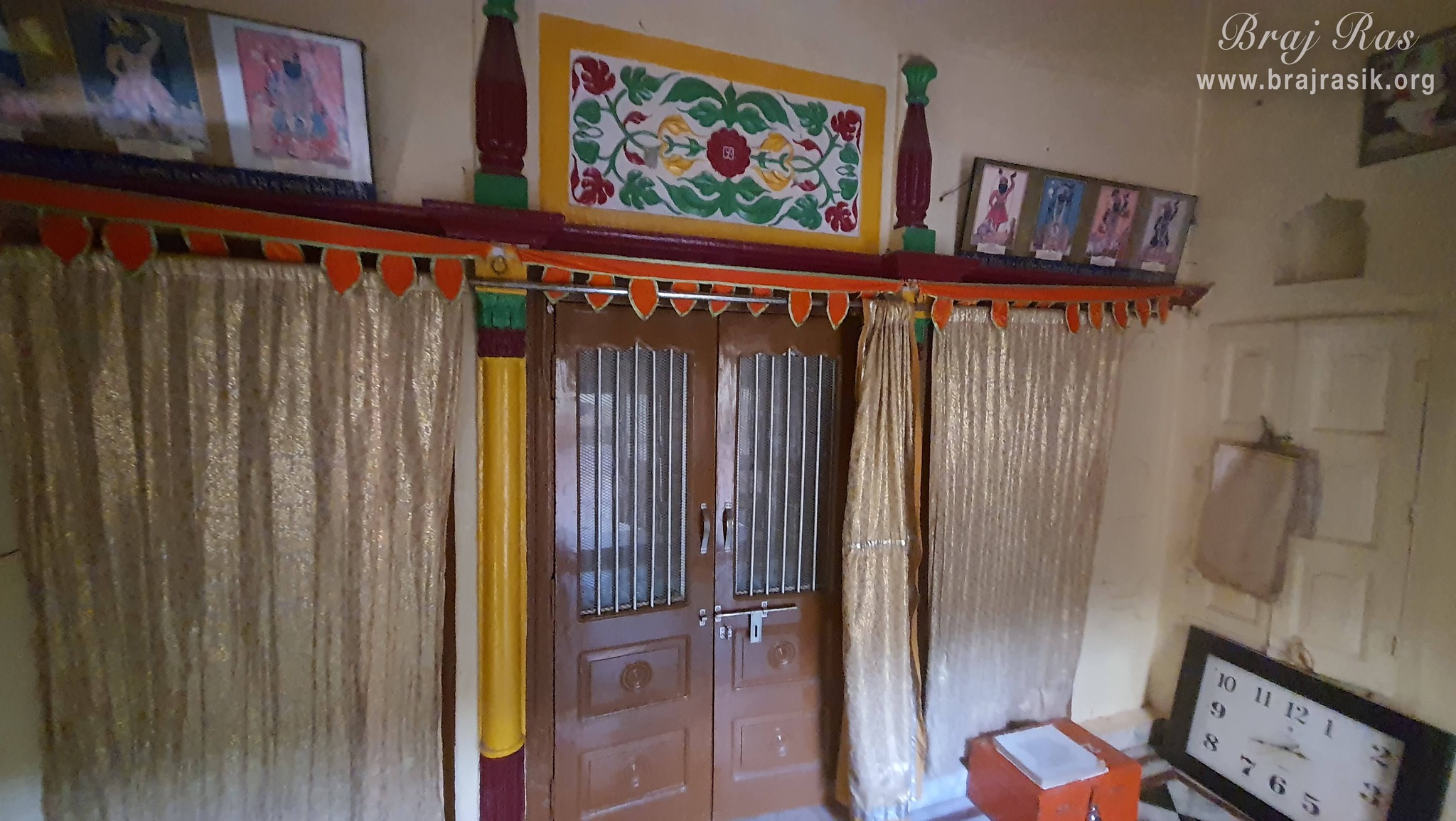 Darshan of the Baithak place of Mahaprabhu Shri Vallabhacharya in Madhuvan - Braj.