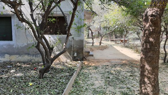A nice view of a cottage of a saint inside Bhagwat Niwas, Vrindavan.