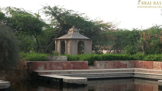 A calm view of Uddhava Kunda, Govardhan.