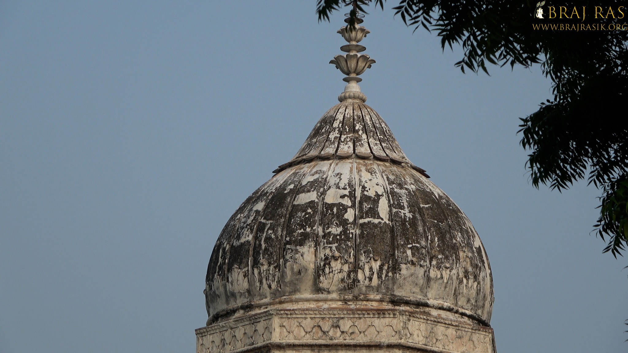 View of the dome of Shri Radha Uddhav Bihari Temple at Uddhava Kunda, Govardhan.