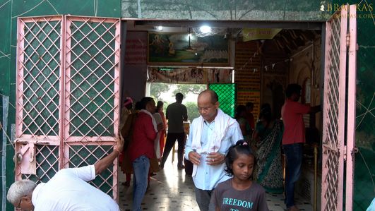 Entrance of Shri Radha Uddhav Bihari Temple at Uddhava Kunda, Govardhan.