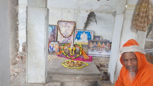 View of the temple on Charan Pahadi, Nandgaon.