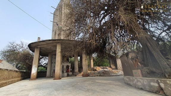 Beautiful view of the temple on Charan Pahadi, Nandgaon.