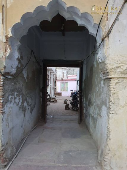 Way to Lalit Kunj, Vrindavan.