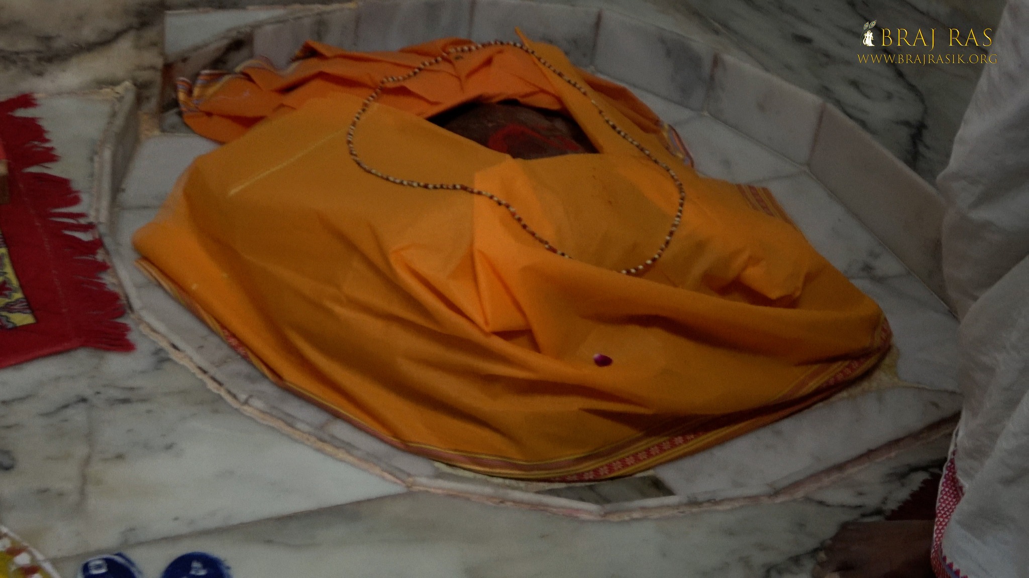 Darshan of Shrinathji Prakatya Sthal, Govardhan.