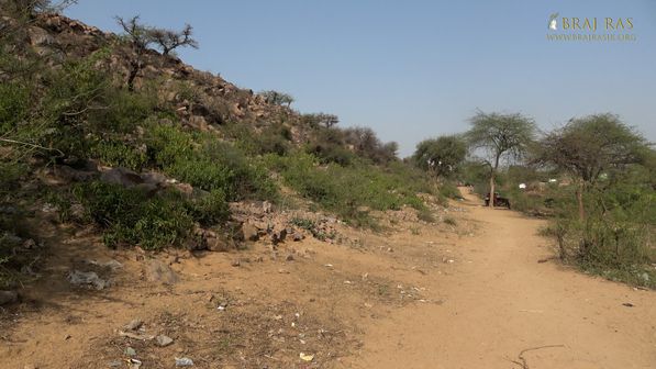 Old Govardhan parikrama path near Shrinathji Prakatya Sthal, Govardhan.