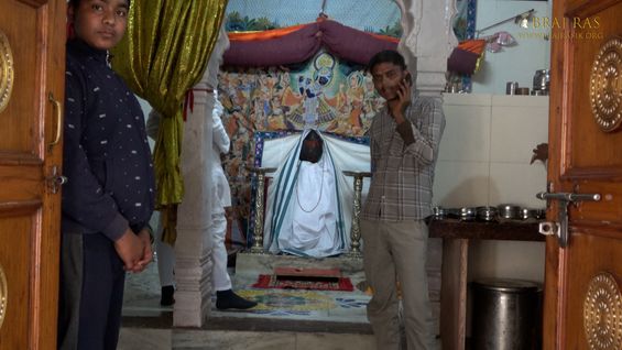 A nice darshan of Shrinathji in a form of Govardhan Shila at Shrinathji Prakatya Sthal, Govardhan.