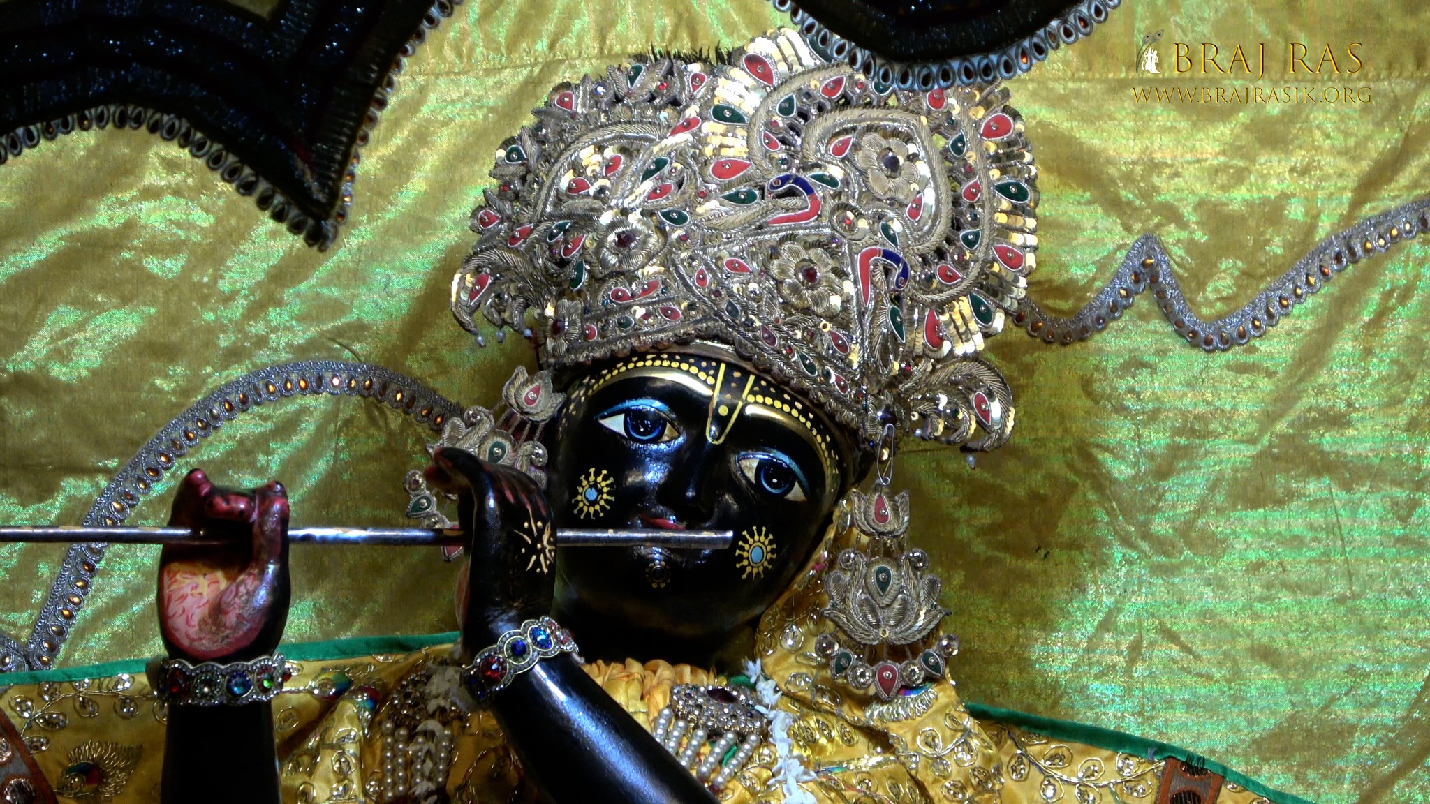 Close darshan of Shri Madhav in Jaipur Temple, Vrindavan.