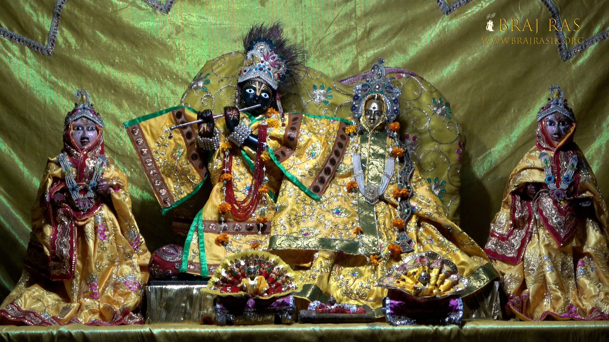 Darshan of Shri Anandbihari Ji in Jaipur Temple, Vrindavan.
