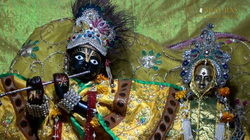 Close darshan of Shri Anandbihari Ji in Jaipur Temple, Vrindavan.