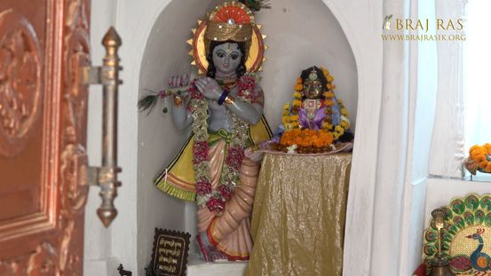 Darshan of Shri Krishna and Radha in Shri Bhatraund Bihari Temple, Vrindavan.
