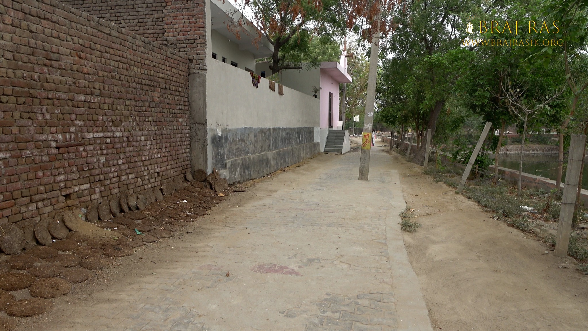 A glimpse of the parikrama path of Bahulavan Kund.