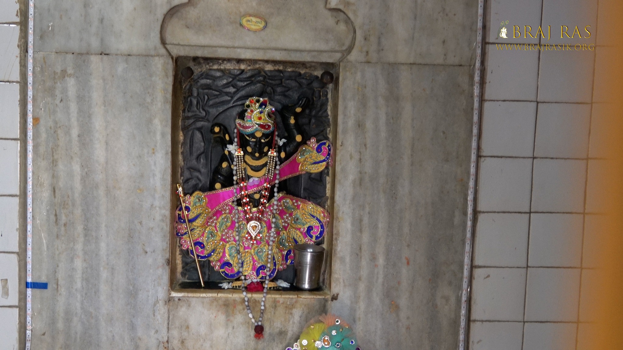 Darshan of Shrinathji at Soor Kuti, Runkata.