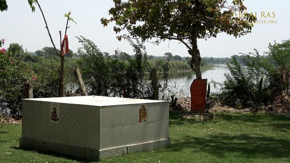 View of a Samadhi of a Saint near Soor Kuti, Runkata.