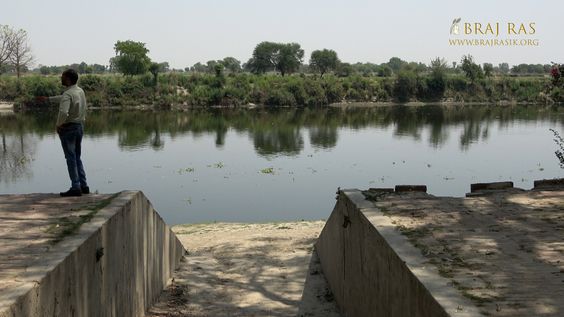 Gau Ghat on the banks of the Yamuna at Keetham.