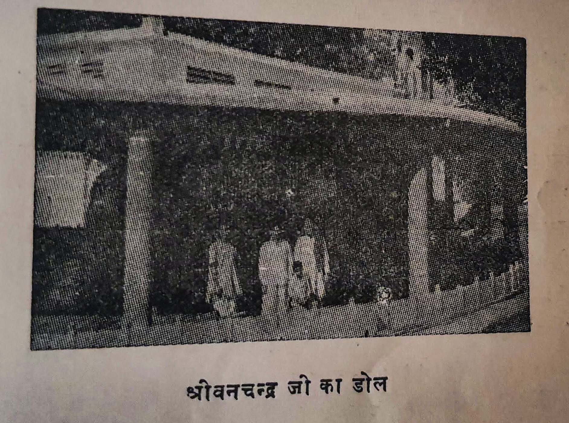 Place of Dol of Shri Vanchandra Ji in Vrindavan.