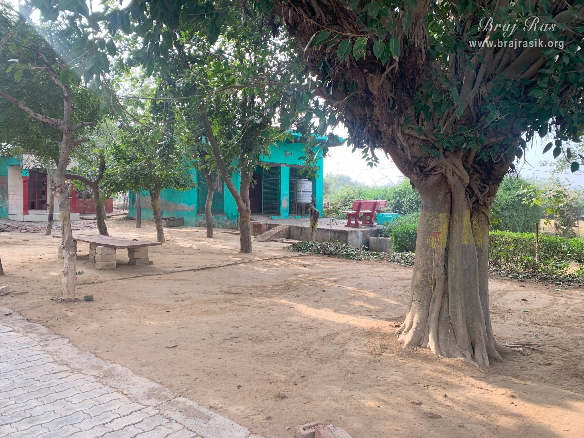 View of temple surroundings at Gulal Kund in Gantholi, Govardhan.