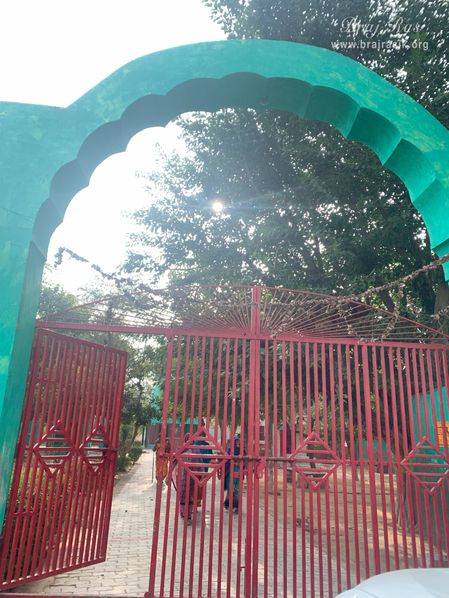 Entrance to the temple of Shri Radha Krishna, Lord Shiva, Goddess Durga, Shanidev, etc at Gulal Kund in Gantholi, Govardhan.