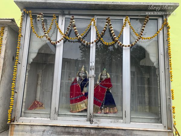 Darshan of Shri Radha Krishna in Garud Govind Temple near Vrindavan.