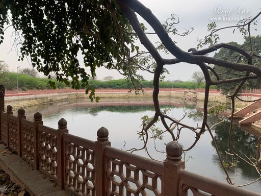 A good view of Garud Govind Kund