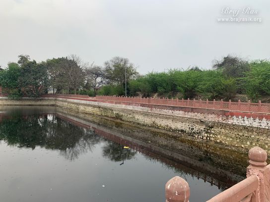 Glimpse of Garud Govind Kund from which Lord Garud Govind appeared.