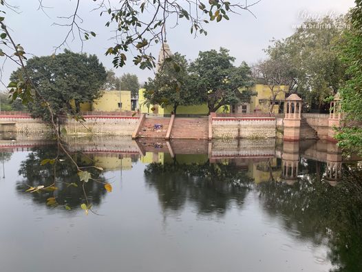 Nice view of Garud Govind Kund beside Garud Govind Temple near Vrindavan.