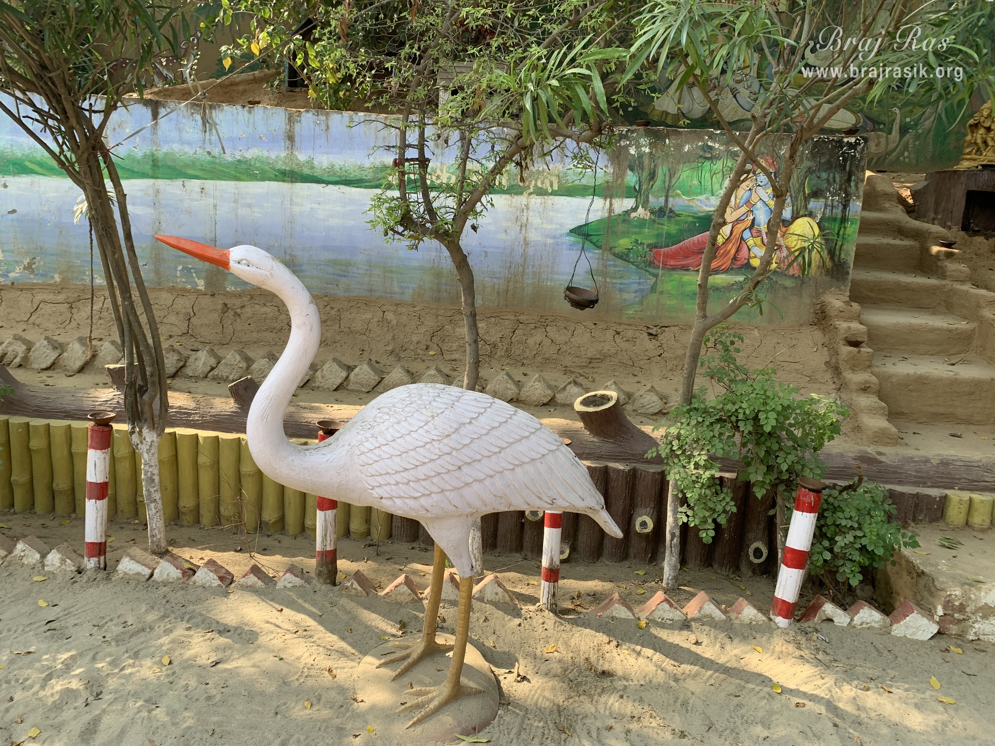 A statue of a swan inside Nikunj Van at Shri Anandam Dham, Vrindavan.