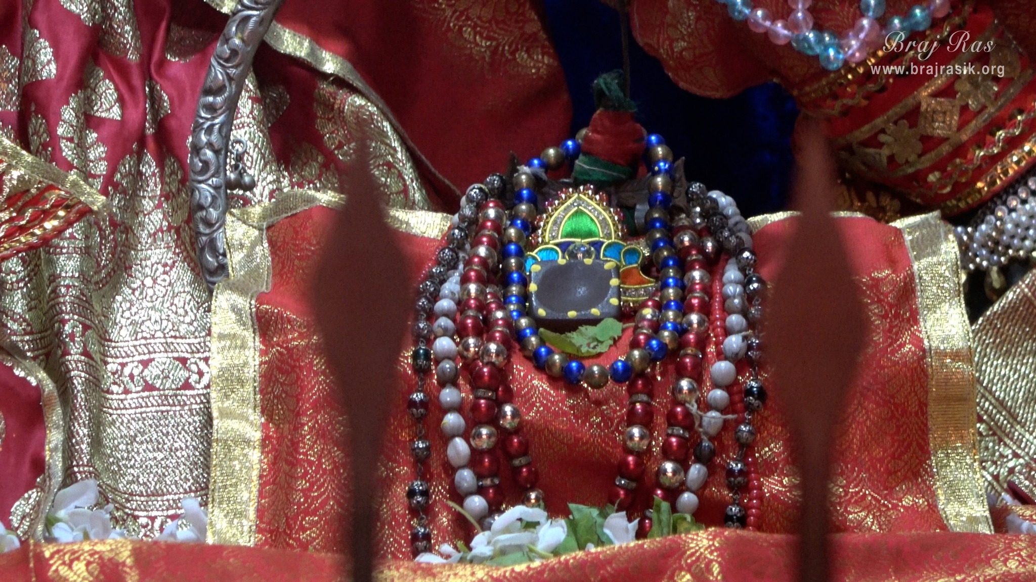 Darshan of Lord Shaligram Ji, having thumbprint of Sri Chaitanya Mahaprabhu, in Shri Radha Gokulanand Temple, Vrindavan.
