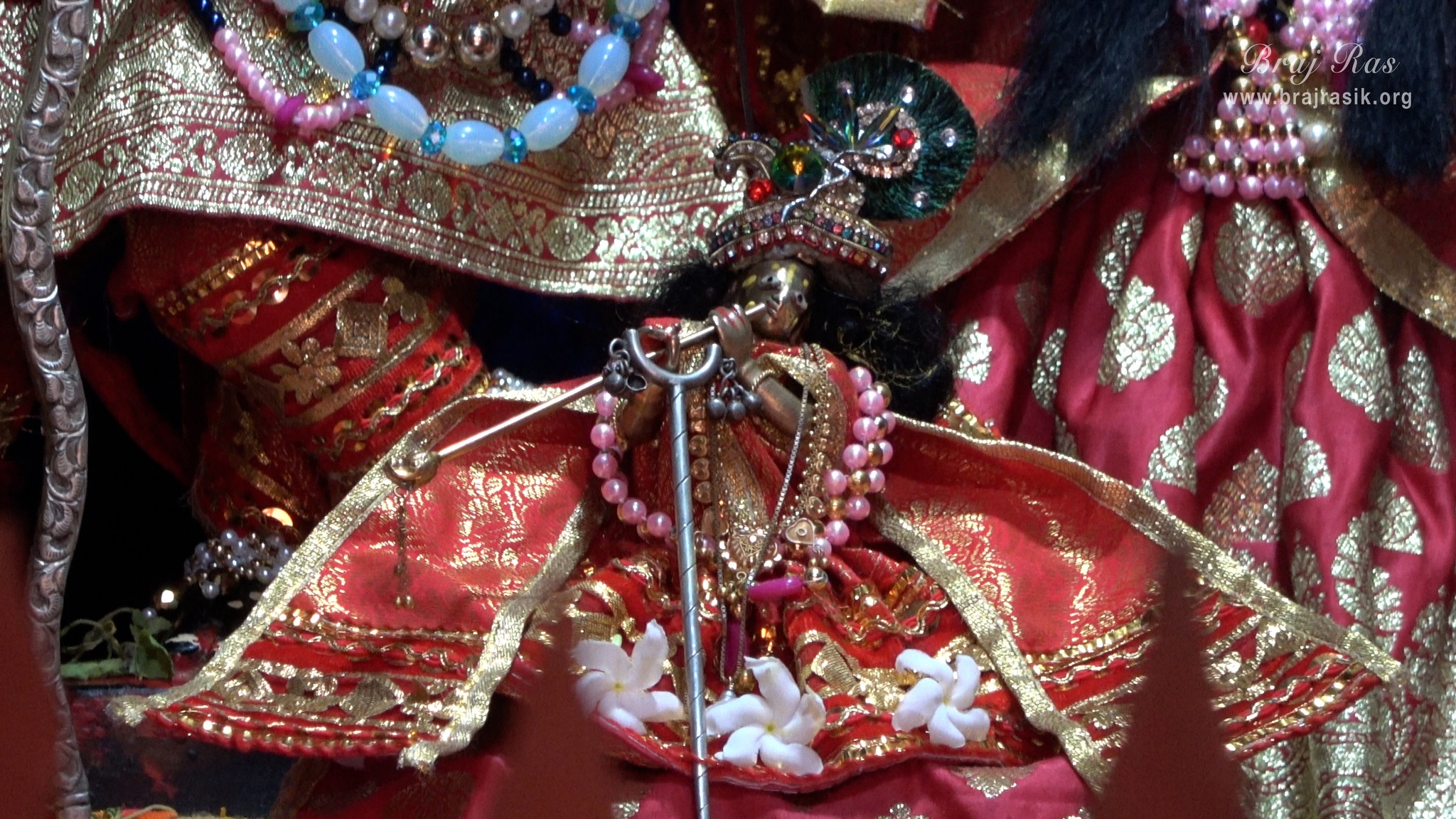 Darshan of Shri Radha Gokulanand Ji, the worshipful deity of Vishwanath Chakravarti Thakur, in Shri Radha Gokulanand Temple, Vrindavan.