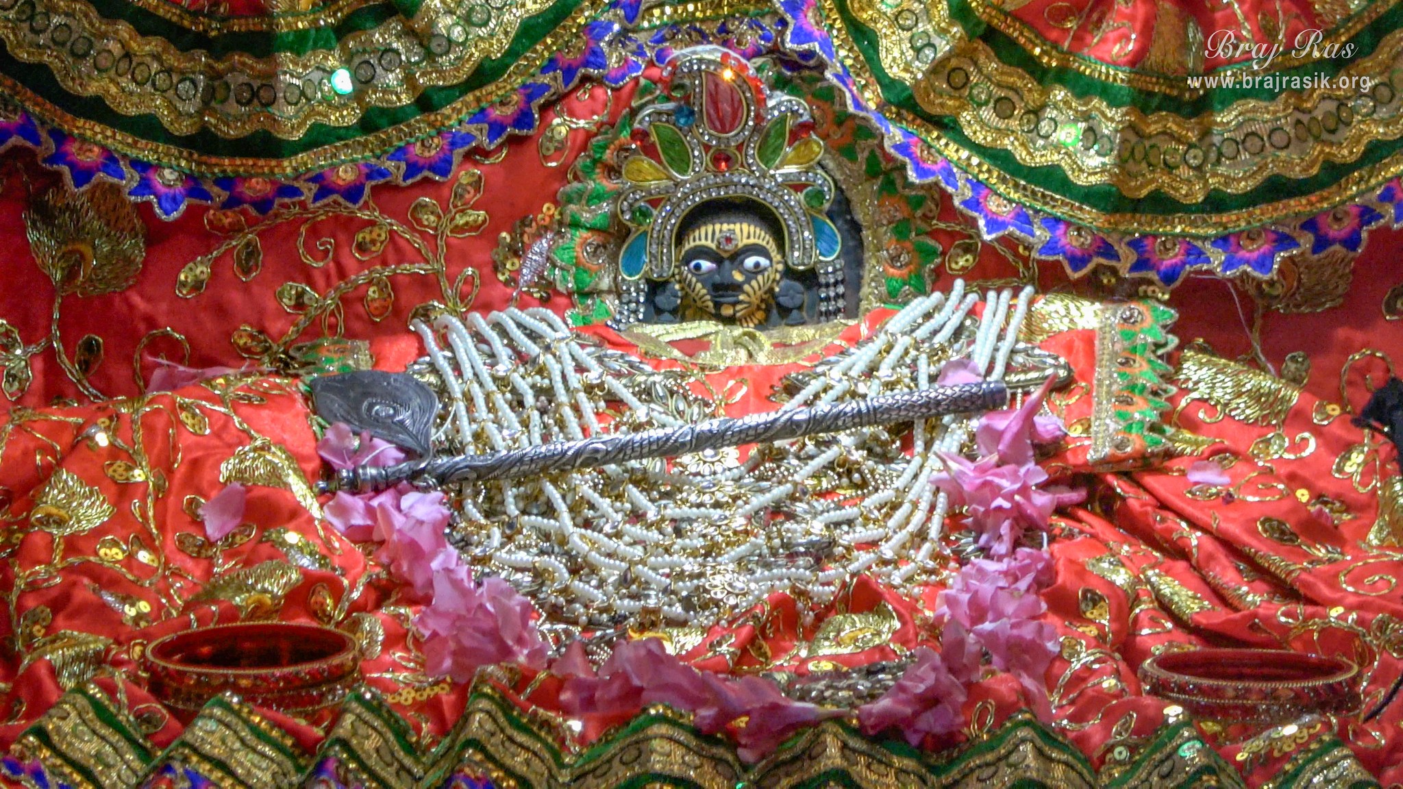 Darshan of Shri Radha Naam Sewa at the birthplace of Shri Hita Harivansh Mahaprabhu in Baad Gram, Mathura.