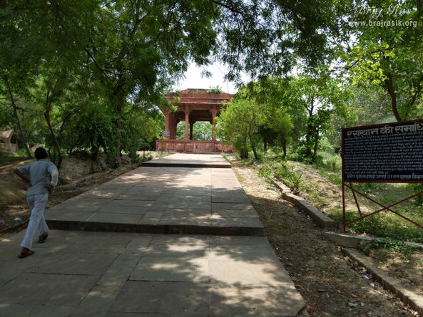 Raskhan Samadhi, Gokul